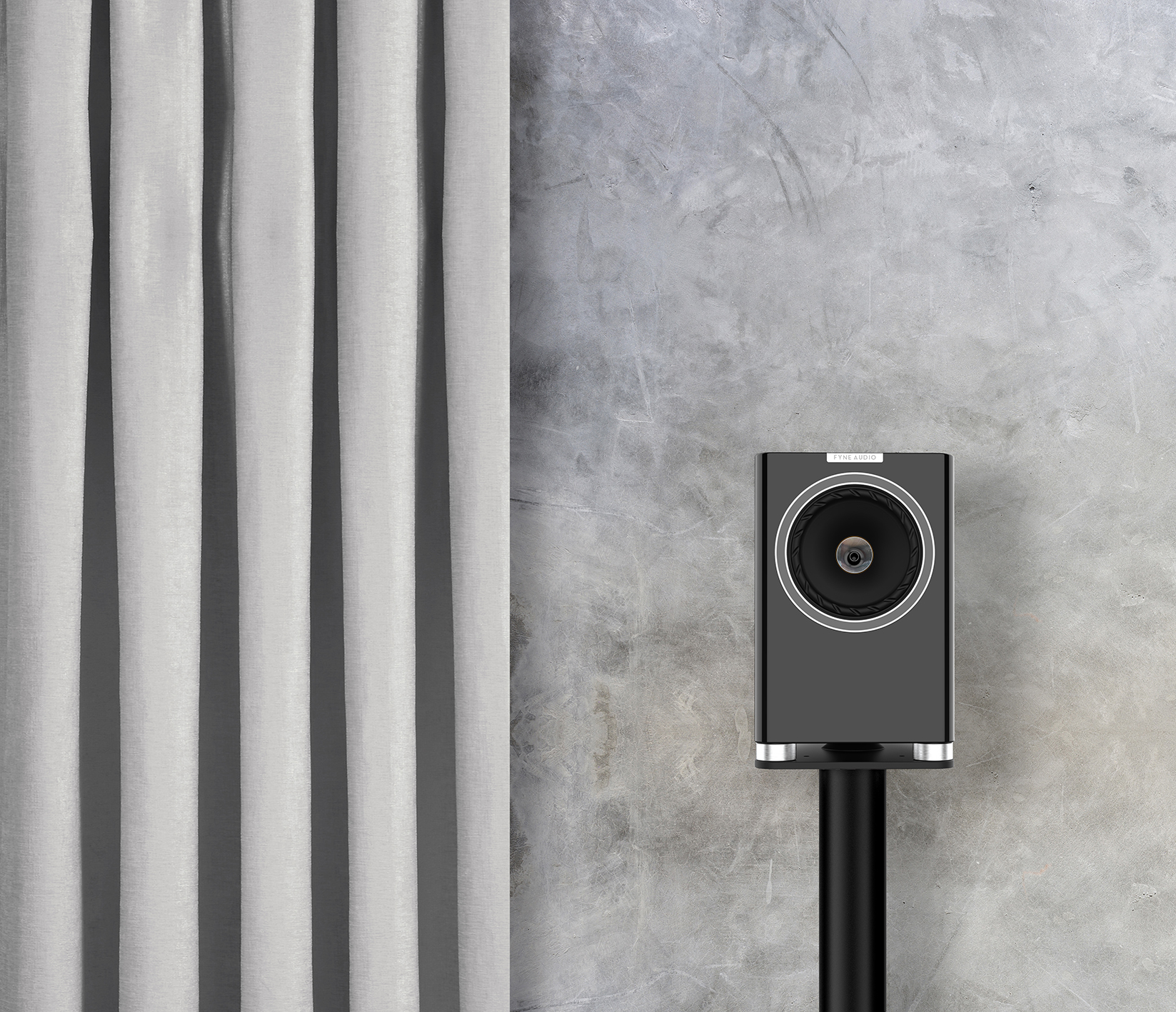 F700-single-black-square