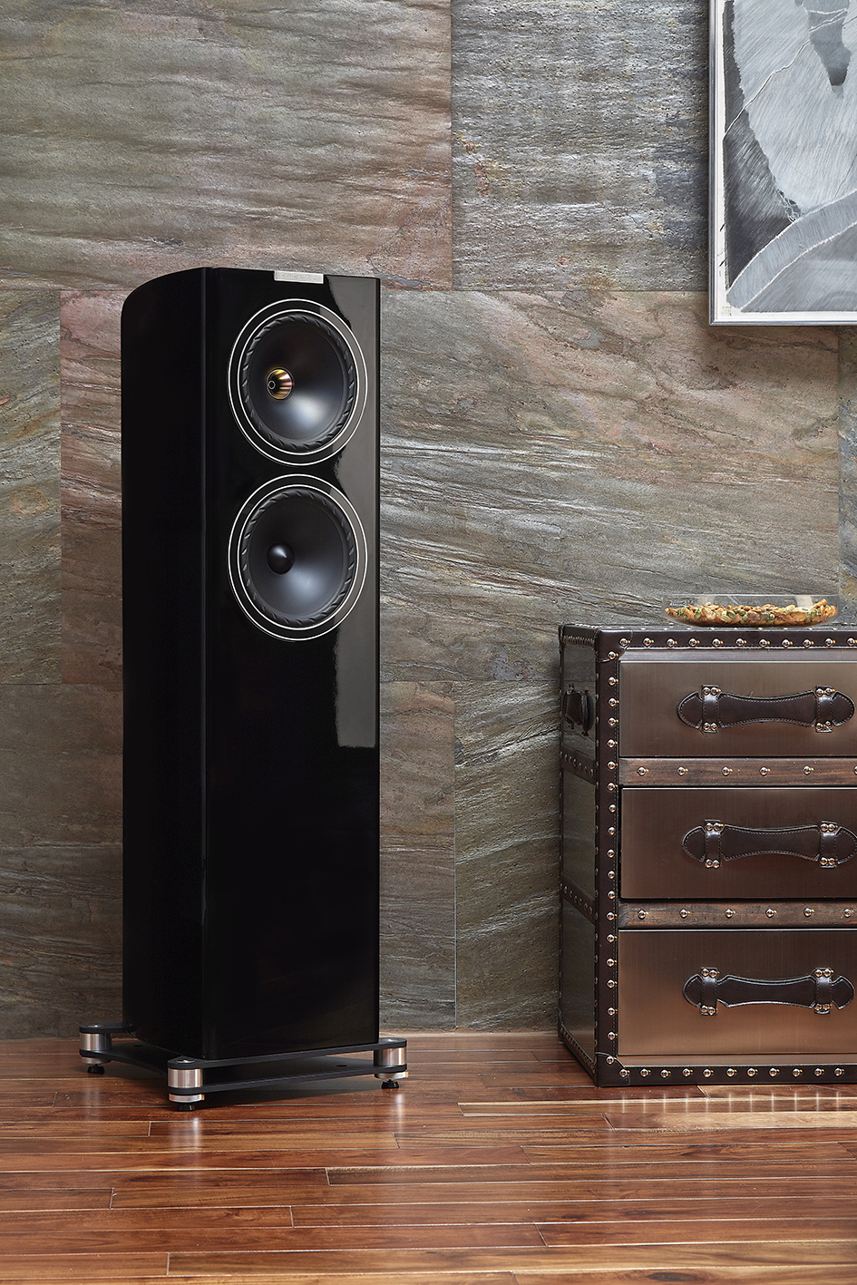 F702-Lifestyle-Black-Goff
