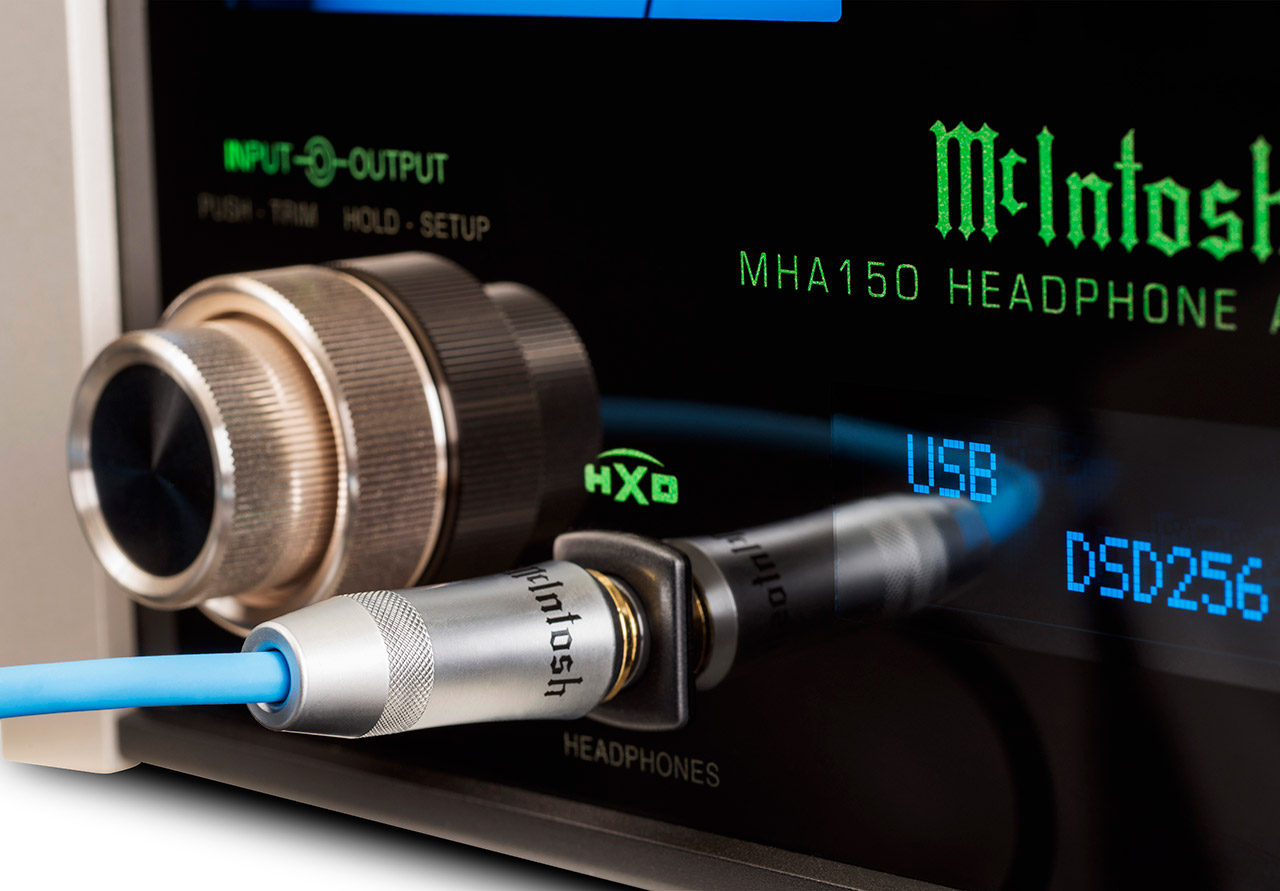 xl_mha150_headphone_jack_close_up