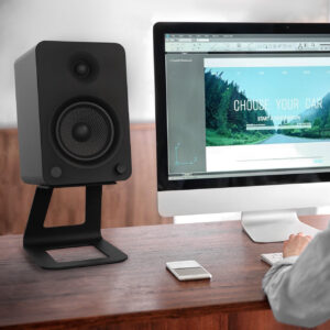 SE6_YU6MB_Lifestyle_desktop_mac_51844a8d-3523-4cdc-a0f9-0ebae4e1d519.jpg