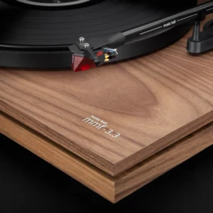 0001_Music_Hall_MMF_3_3_Turntable_Walnut_Detail