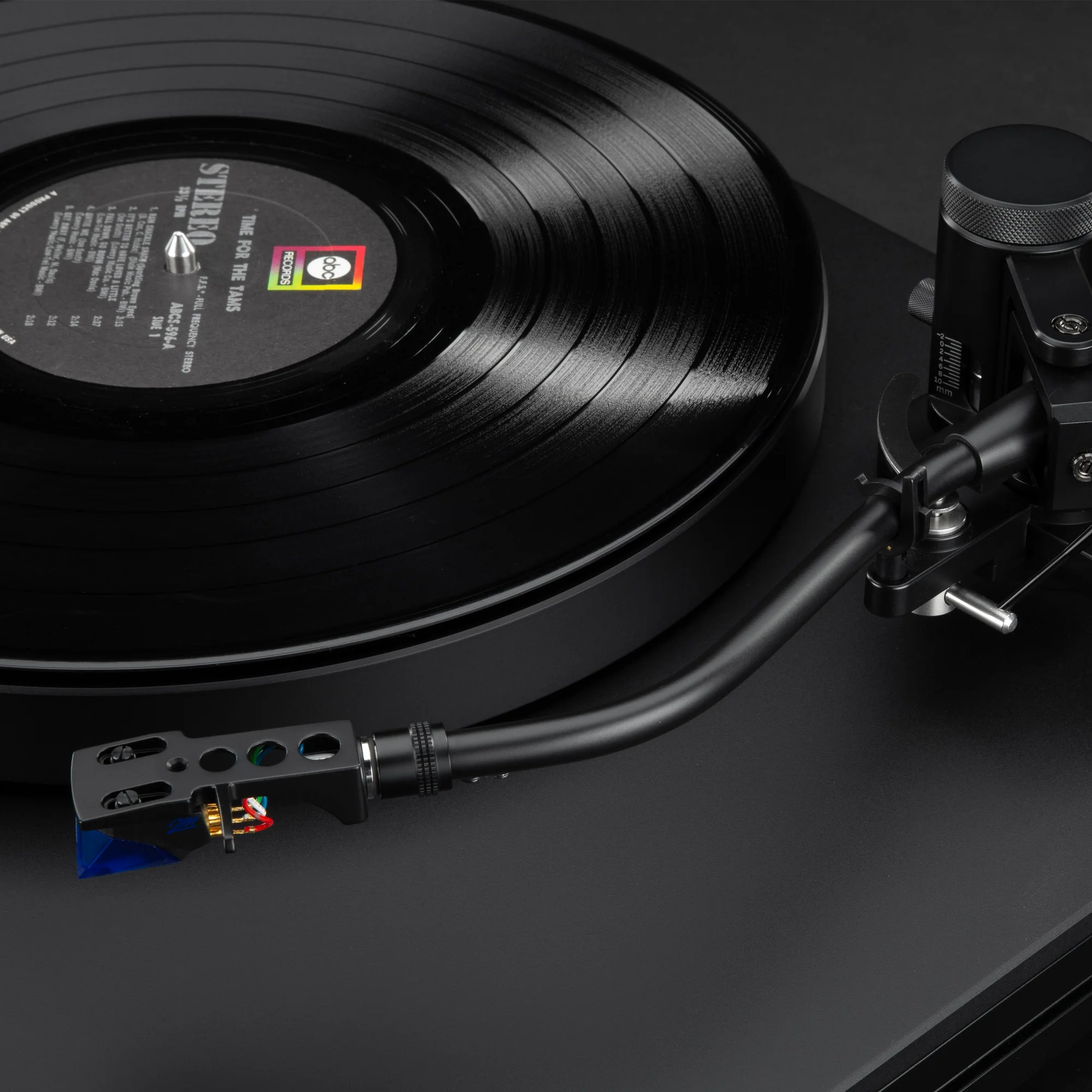 0001_Music_Hall_Stealth_Turntable_Detail