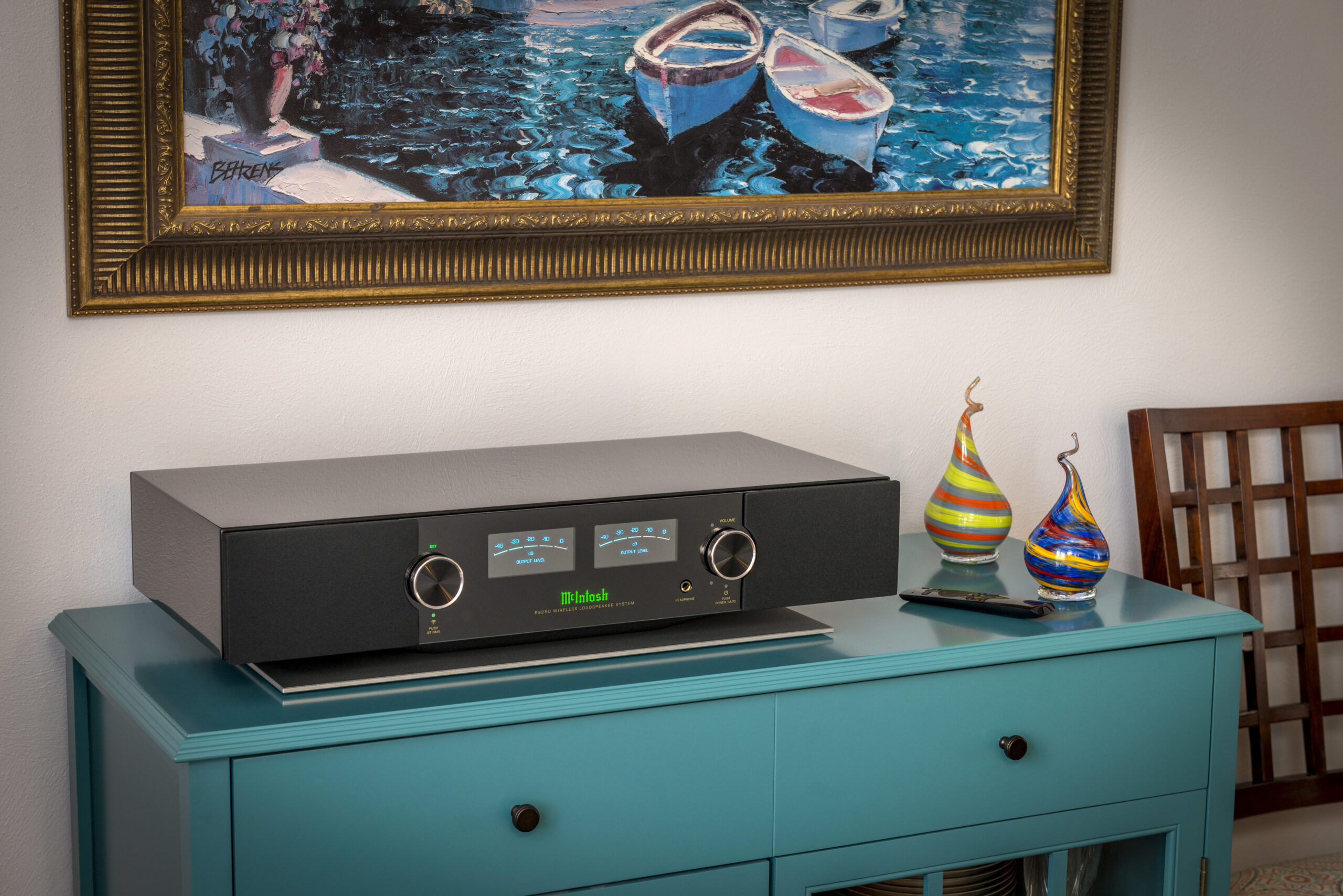 RS250 Lifestyle Table hi res